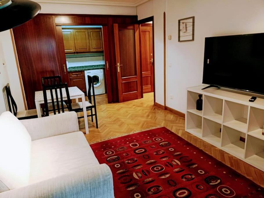Apartmán Apartamento Entre Estaciones Oviedo Exteriér fotografie